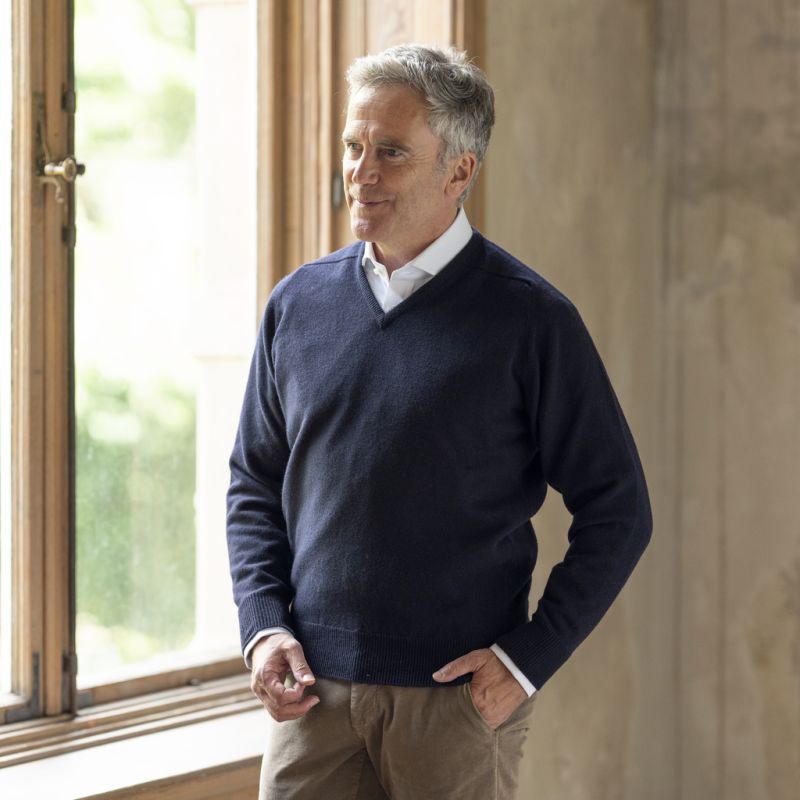 Lambswool-Pullover mit V-Ausschnitt Navy Gr. 54 - 2
