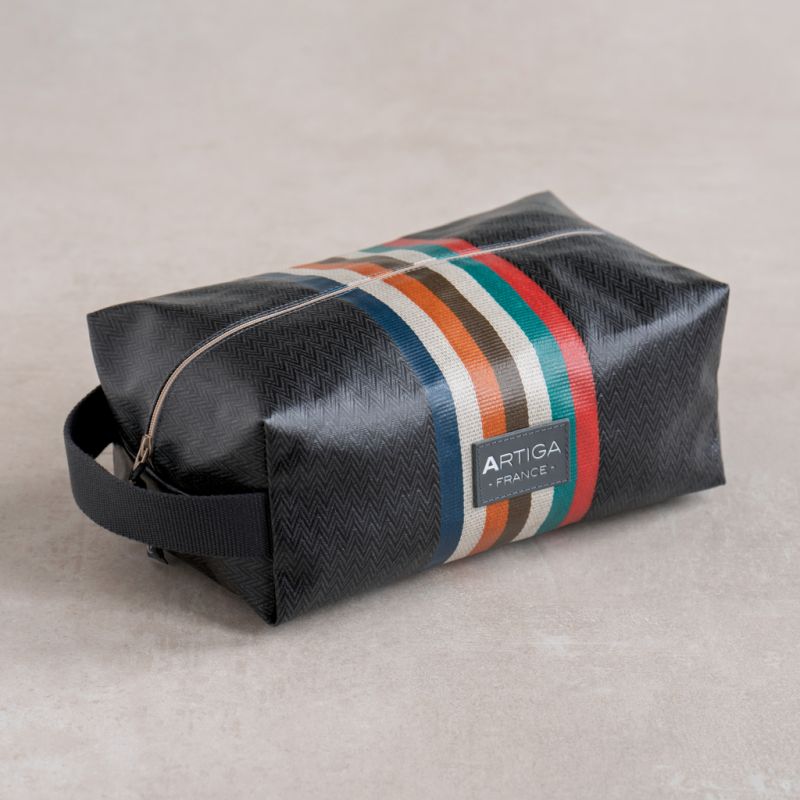 Waschzeugtasche Chevron von Artiga Klein Schwarz
